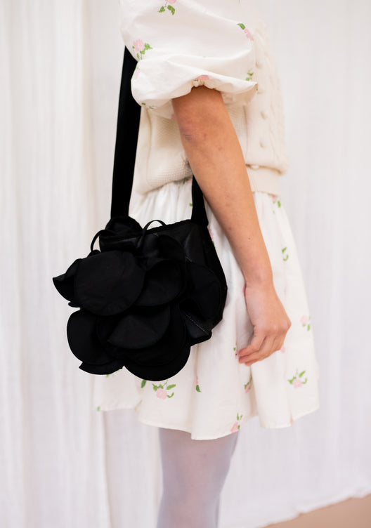 PADDED BACK WITH LARGE FLOWER